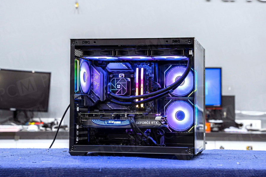 Gaming PC với cấu hình mạnh mẽ